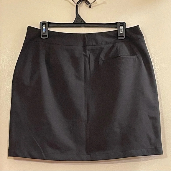 GREG NORMAN COLLECTION Essential Pull On Skort in Carbon - Picture 3 of 5